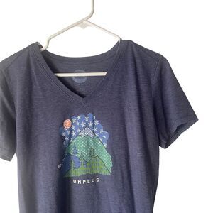 Life Is Good Women's Medium V Neck Blue Unplug Snow‎ Mountains Outdoor T Shirt
